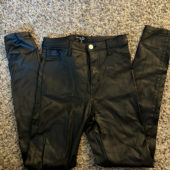 PRETTYLITTLETHING duo plus 1 bundle. - Picture 10 of 13